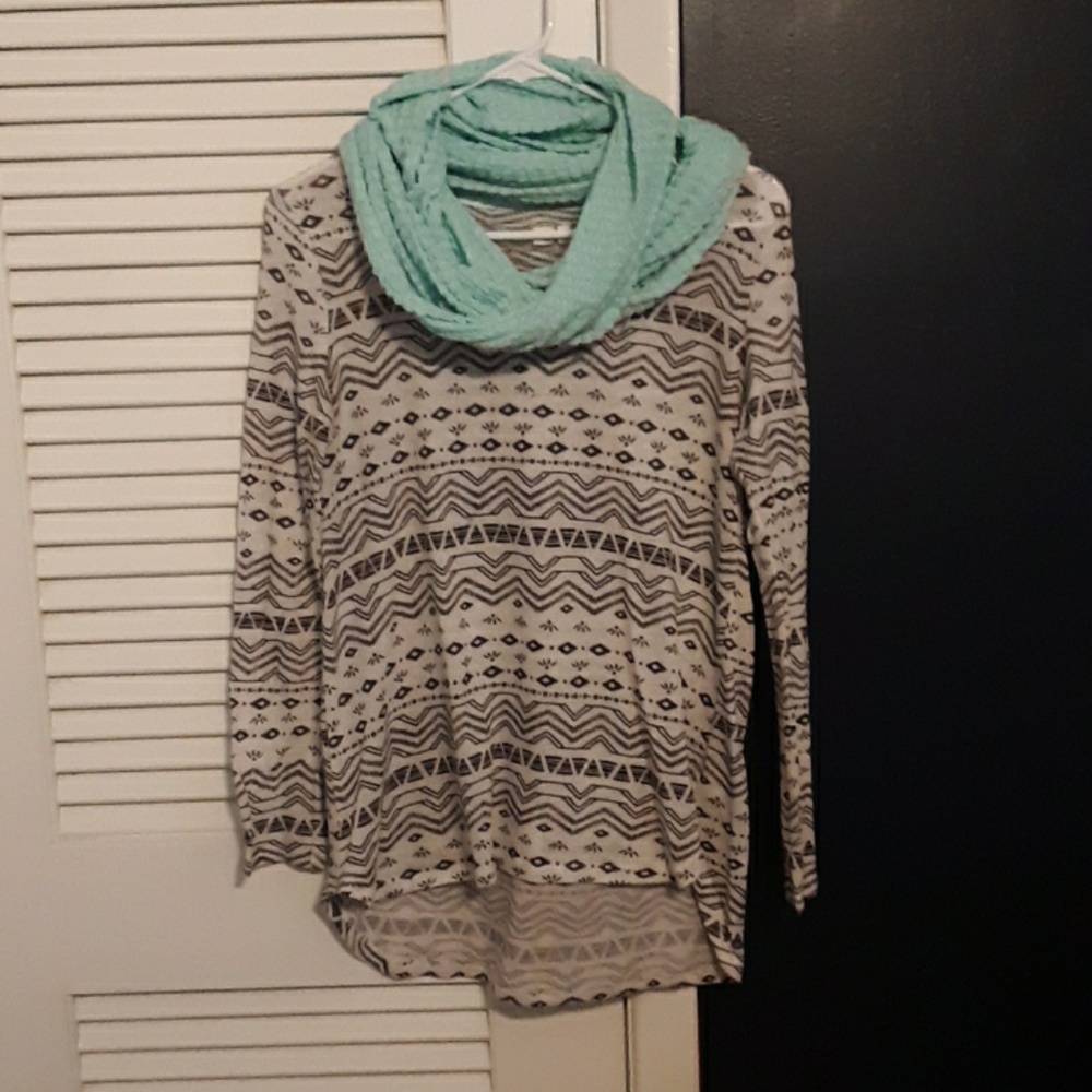 Sweater w/ scarf